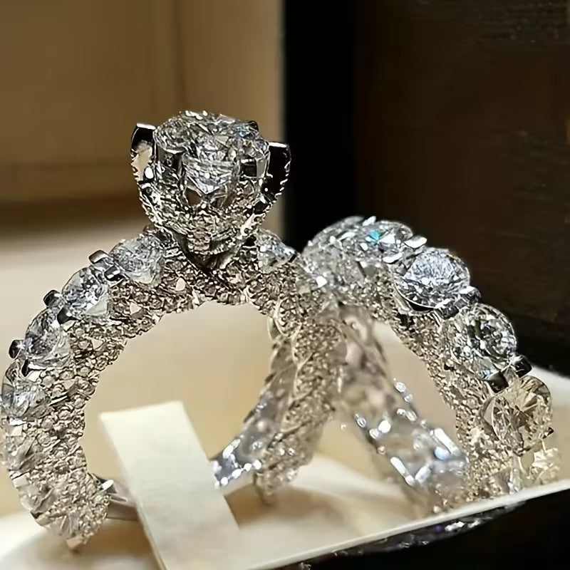 2pcs Fashionable Exquisite Luxury Romantic Engagement and Wedding Rings