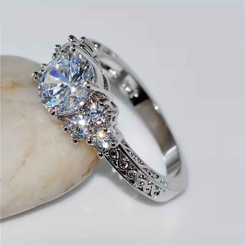 2pcs Fashionable Exquisite Luxury Romantic Engagement and Wedding Rings